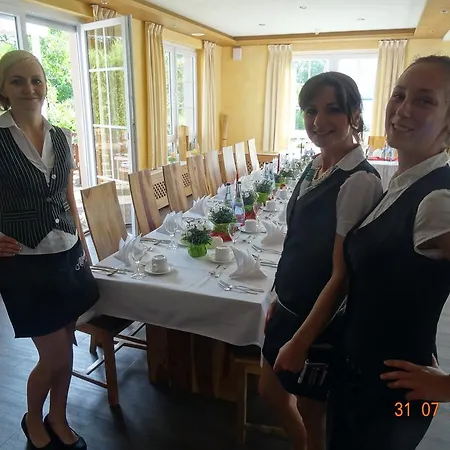 4 Jahreszeiten Mit Restaurant Hotell