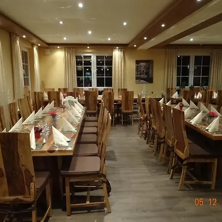 Szálloda 4 Jahreszeiten Mit Restaurant 3*