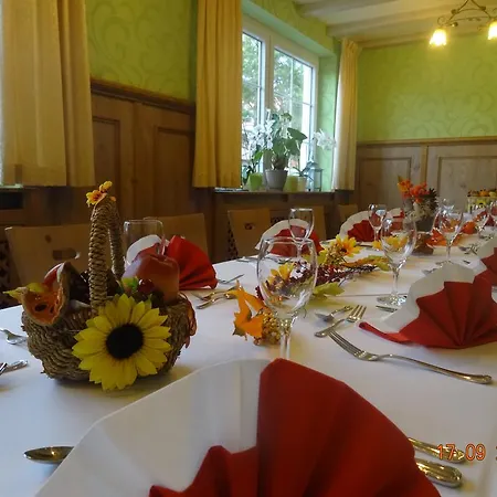 4 Jahreszeiten Mit Restaurant 3* ألبشتات
