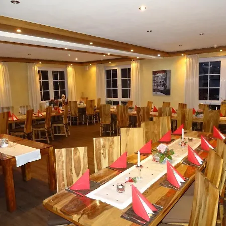 Szálloda 4 Jahreszeiten Mit Restaurant