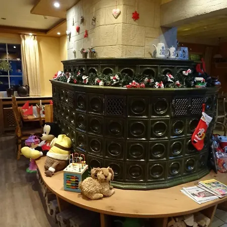 4 Jahreszeiten Mit Restaurant Szálloda 3*